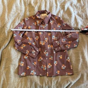 Vintage poly blouse with spearpoint collar